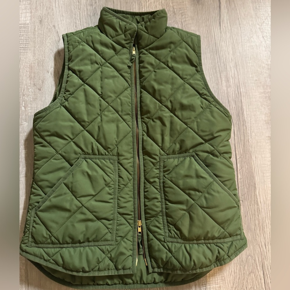 JCrew vest.  Green with pockets 
Size S.